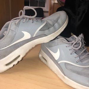 Gray Nike air max thea